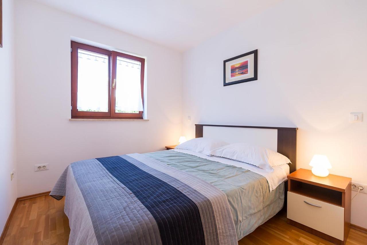 Apartments With A Swimming Pool Novigrad - 7078 외부 사진