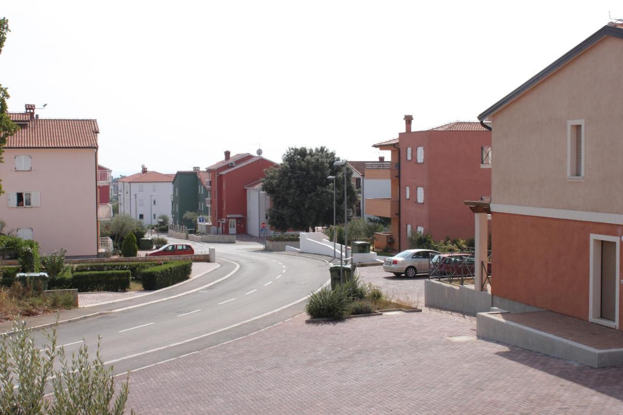 Apartments With A Swimming Pool Novigrad - 7078 외부 사진