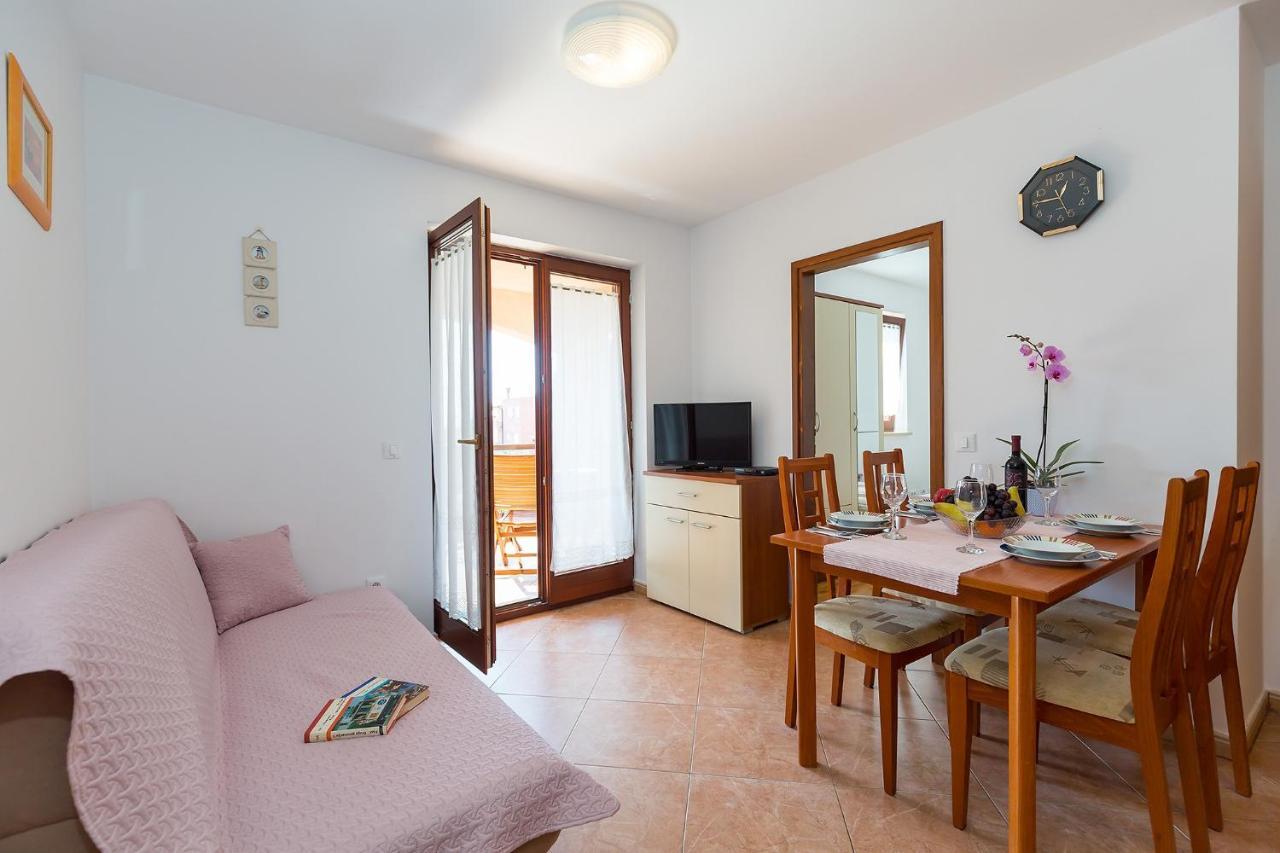Apartments With A Swimming Pool Novigrad - 7078 외부 사진