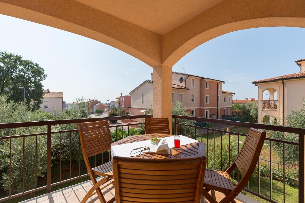 Apartments With A Swimming Pool Novigrad - 7078 외부 사진