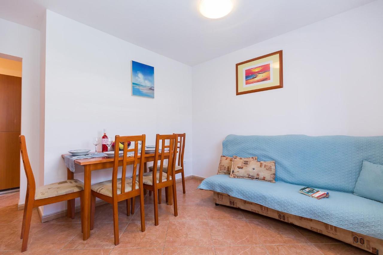 Apartments With A Swimming Pool Novigrad - 7078 외부 사진